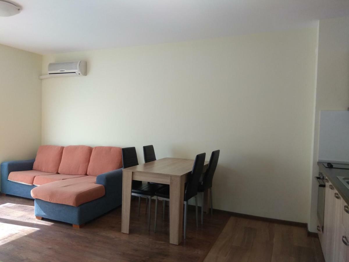 Private Apartment In Faith - Ravda Exterior foto